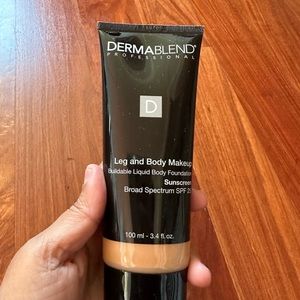 Dermablend Leg and Body Makeup, with SPF 25. Color: medium golden 40w